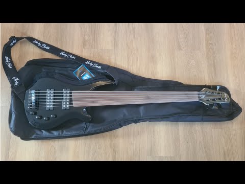 Harley Benton B-650FL BK Progressive Series six-string fretless bass - rant 'n' review