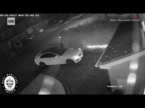 Watch a keyless car theft in action
