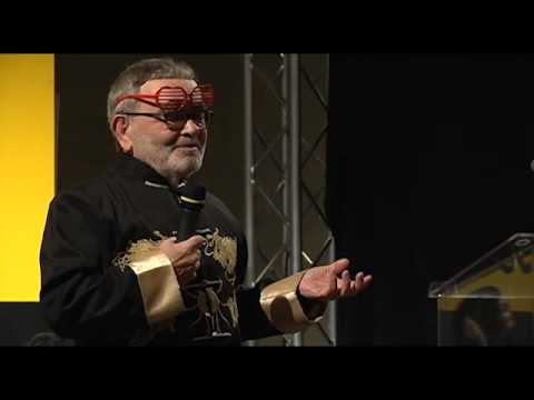 Fernando Arrabal, "...E misero le manette ai fiori"