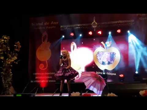 Masha Botnaru "Singing in the rain / Umbrella"