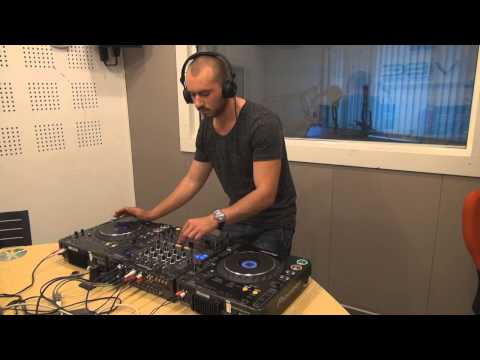 Gruuvelement's @ Vibe FM - May 2014