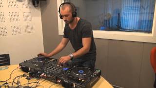 Gruuvelement's @ Vibe FM - May 2014