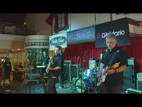 The Atomic Mosquitos "Love Canal" SG101 Convention 2017