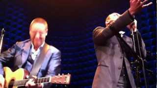 Whats her name Indoor Garden Party Kevin Durand/Russell Crowe