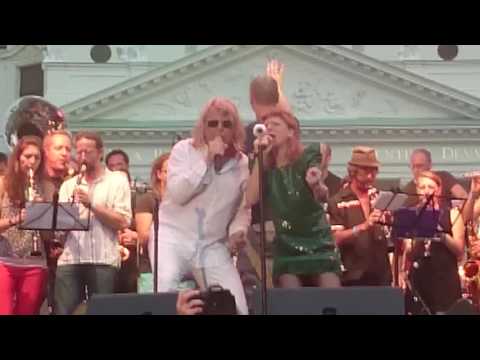 2016.07.28_Vienna_FM4 Popfest_Karlsplatz_MusikarbeiterInnenkapelle & Very Special Guest