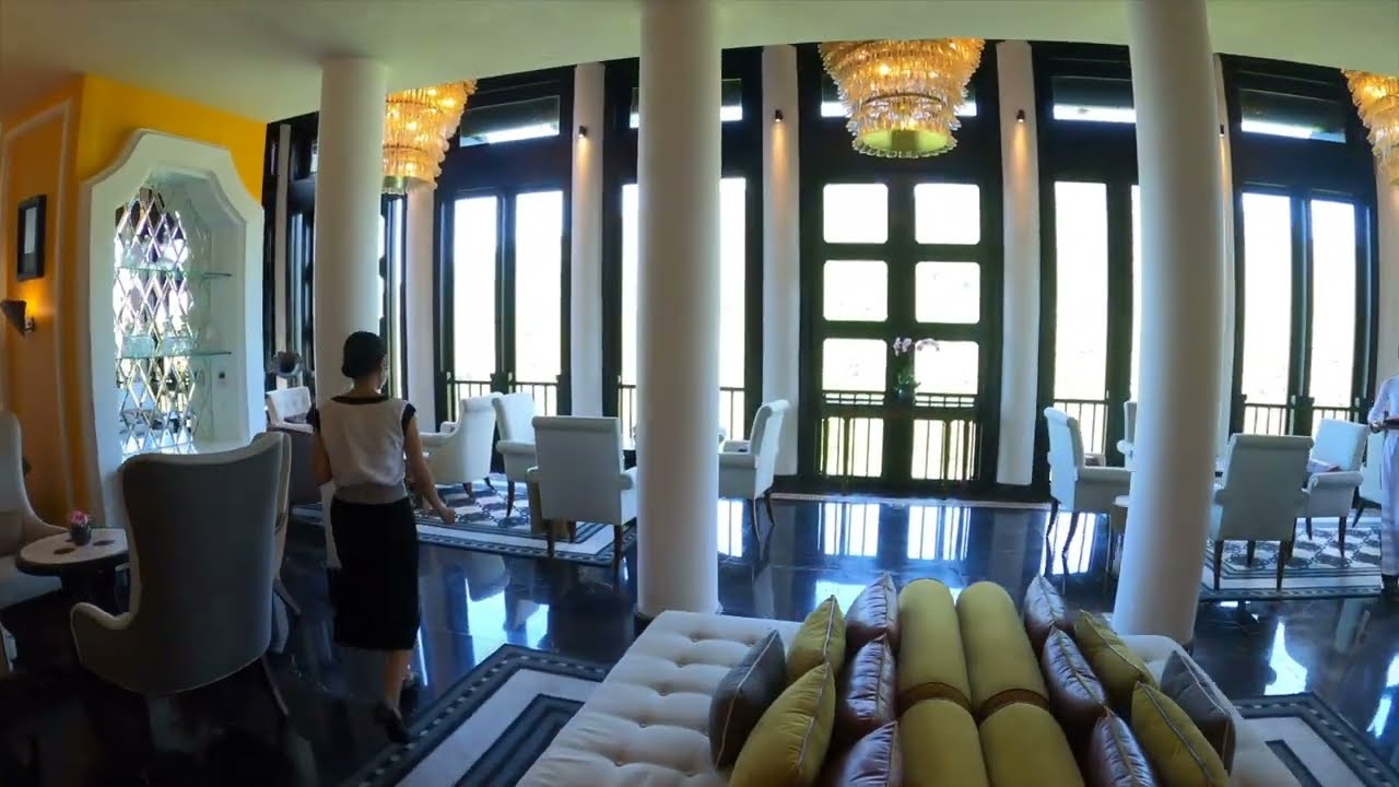 InterContinental Sun Peninsula Airport Arrivals Lounge