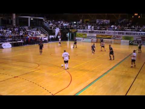 ZWR Evergem - Ronse Bekerfinale Minivoetbal 2011 Tolhuis (2/6)