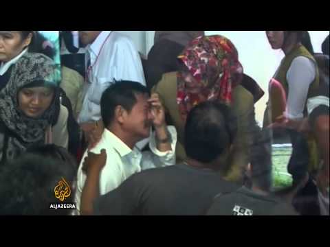 'Bodies and debris' found in AirAsia search