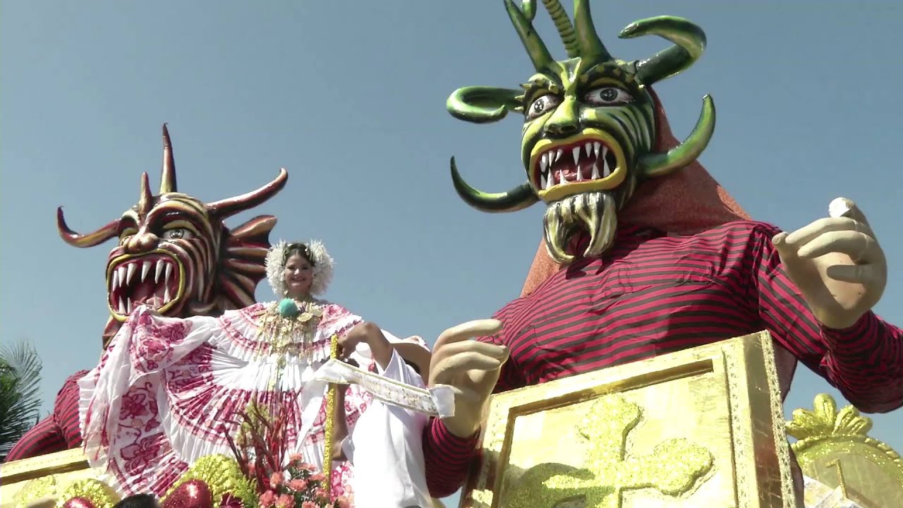 Elegancia y esplendor en el Desfile de Las Mil Polleras 2016