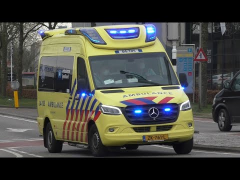 Verschillende Ambulances met spoed in Zwolle