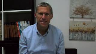 פנינה מהמועד | ראש השנה | הרב יאיר פינקלשטיין שליט"א - "לערבב את השטן" (ישיבת אור עציון) - התמונה מוצגת ישירות מתוך אתר האינטרנט יוטיוב. זכויות היוצרים בתמונה שייכות ליוצרה. קישור קרדיט למקור התוכן נמצא בתוך דף הסרטון