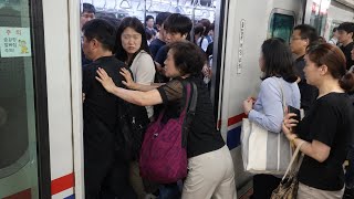 노인분들은 왜 밀치시는 걸까?