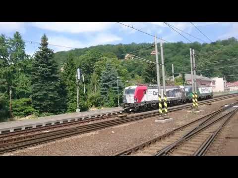 Züge in Decin (Tschechien) mit EP-Cargo Vectron, Knödelpresse und Pesa Link