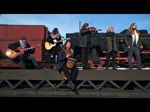 Wbrew Pozorom - Niewielka droga