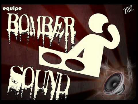 Mc Leandrinho - Chamando Meu Nome (Bomber Sound 2012)