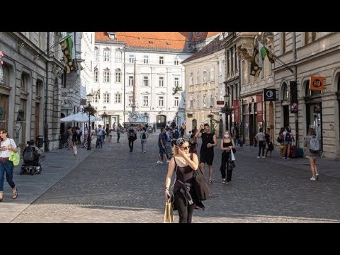 Uma caminhada noturna pelas belas ruas de Ljubljana, Eslovênia