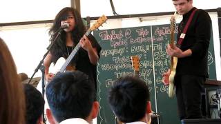 (Intro into) Poppy - Zee Avi Live in Singapore 2009