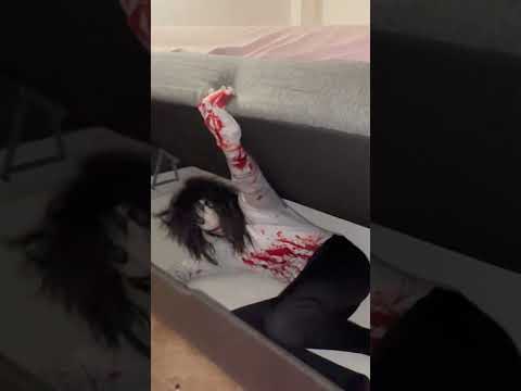 ISPOD NAŠEG JE KREVETA