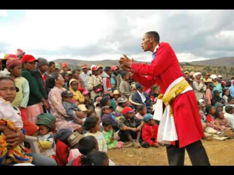 Midira zana-Boromanga/roy e, lahy e - vakodrazana Vakiniadiana (Madagasikara)