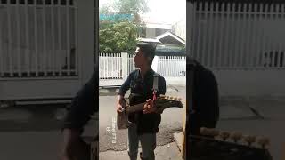 Download lagu suaranya keren banget  janur kuning cover #pengamen Jakarta Utara mp3