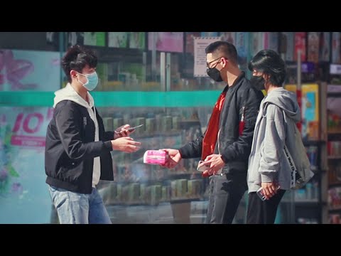 當男生不好意思幫女友買衛生巾，大家會幫助他嗎？