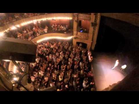 "Les Chatouilles ou la danse de la Colère"  standing ovation