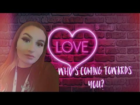 Who’s coming towards you in love? ❤️ November 2021 | All Signs