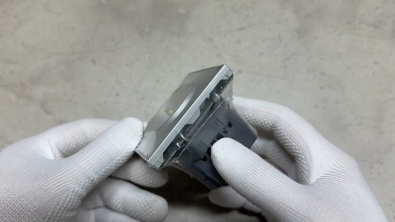 Розетка с заземлением 16А с USB-A 18W и Type-C 20W, механизм серебро Soft ER123USB-S ARDERO (без рамки) 80802