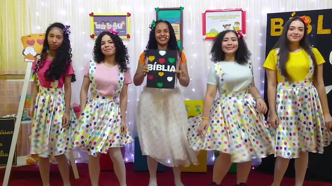 A Bíblia é igual um martelo | Tia Tati