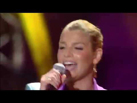 Alvaro Soler -  Libre- feat.  Emma Marrone - LIVE (italia dance)2016