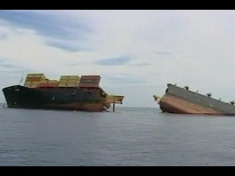 Kru Bersihkan Kapal Karam Selandia Baru