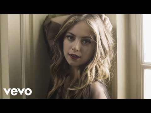 Ana Mena - Ahora Lloras Tú (Official Video) ft. CNCO