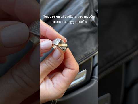 Серебряный перстень с черным камнем и золотом. Мужское серебряное кольцо печатка 20 размер - фото 1 - id-p1404622006