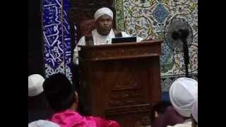 Download lagu Ustaz amran  - nyanyi lagu (pilihlah aku,latif ibrahim) - part 14 mp3