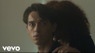 Hazey Eyes - Scars ft. Yoke Lore