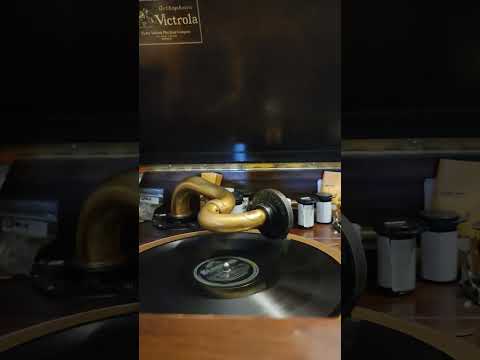 One Dozen Roses - Art Kassel his Kassels in The Air Bluebird Records #11486 1942