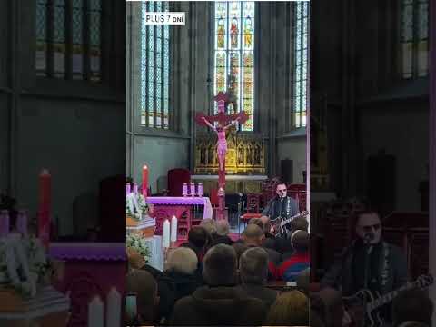 Robo Grigorov pri truhle Štefana Kvietika spieval Poctu Majakovskému