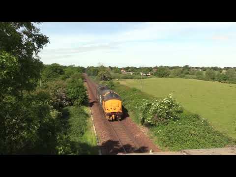 37402 'Stephen Middlemore' light engine storms past Strumpstraw on 0Z37