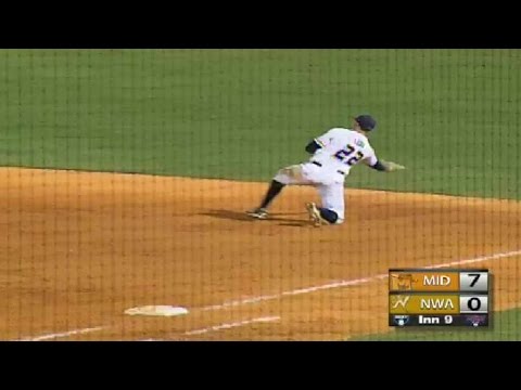 Alex Liddi makes diving stab