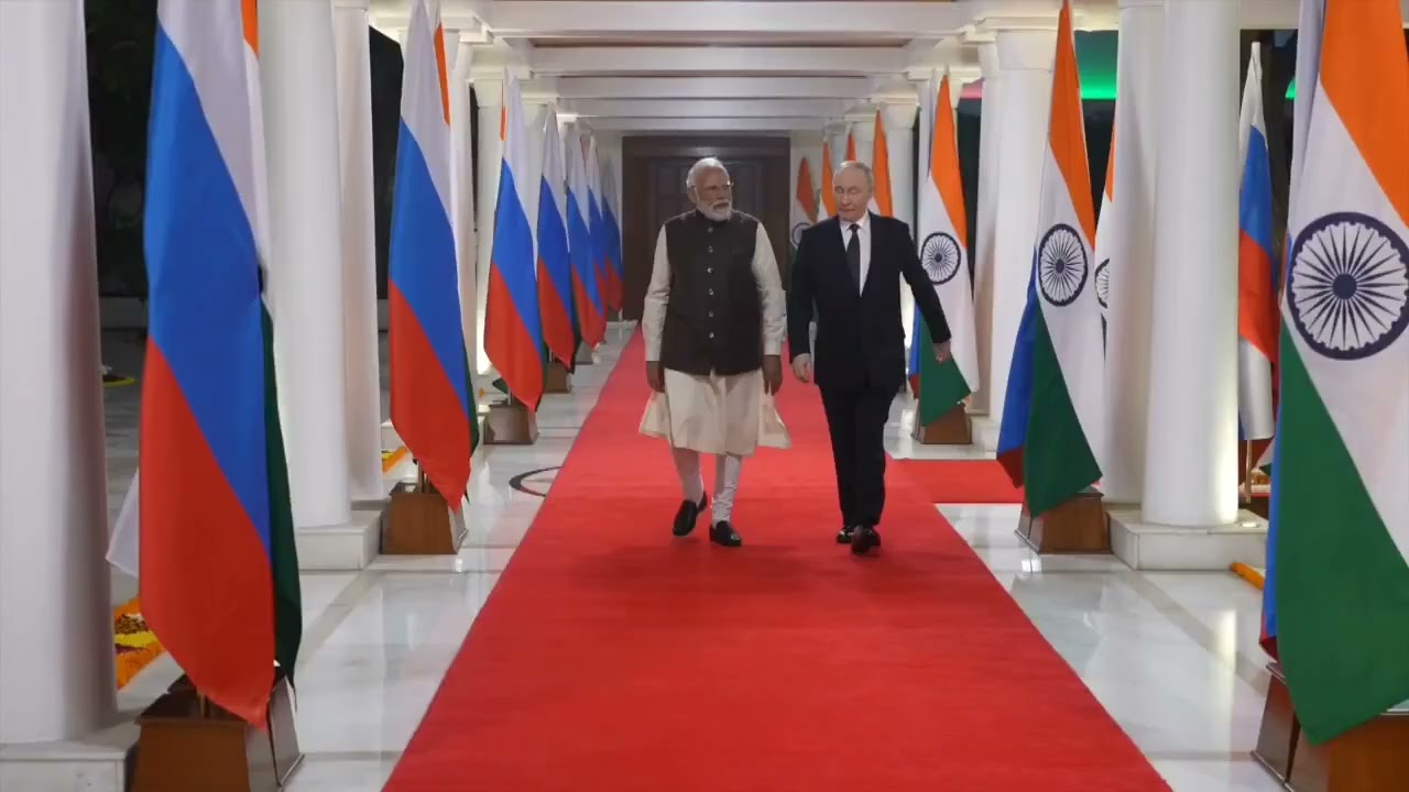 राष्ट्रपति पुतिन का प्रधानमंत्री आवास 7 लोक कल्याण मार्ग पर भव्य स्वागत हुआ।