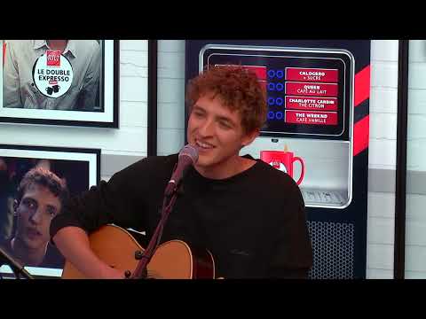 Aliocha Schneider interprète "Julia" dans Le Double Expresso RTL2 (18/10/24)