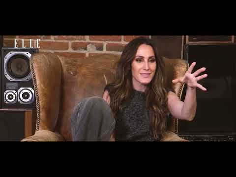 Malú para Elle Spain: "Impacta cuando te cuentan como con tu música han podido cambiar su vida"