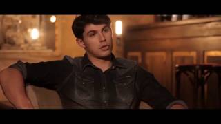 LILIAN RENAUD - Des Bombes Et Des Roses (interview)