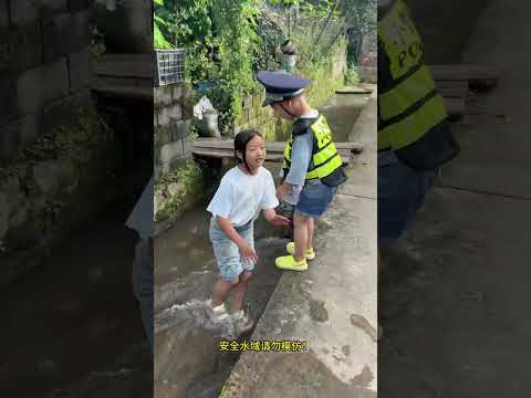 Dad addicted to phone, son plays unaware #ruralchildhood #naughtykid