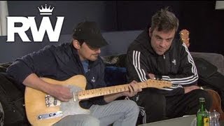 Robbie Williams | Cars 2: Robbie And Brad Paisley Write 'Collision Of Worlds'