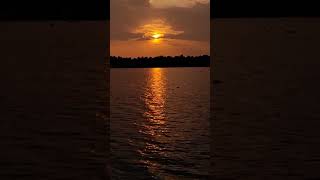 Download lagu Oru Rathri Koodi #sunsets #evening #kerala #sunset #dusk #backwaters #alappuzha mp3