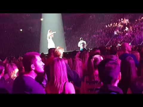 Leoš Mareš & Tereza Kerndlová - Nejlepší nápad LIVE(o2 arena)