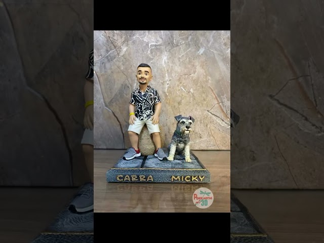 Vídeo relacionado con Regalos para jefes, soporte para bolígrafos personalizado, organizador de escritorio de madera maciza con nombre personalizado, regalos de agradecimiento para jefes, mujeres, hombres, regalo para la