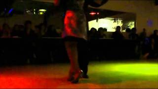 PEDRO OCHOA Y NATALIA ALMADA EN LA MILONGA 10 (JUNIO 2011) 02/03