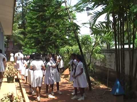 sudu pata mal pipunu araliya hewana yata ....